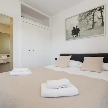 Apartment In The Centre Of With Private Parking Space